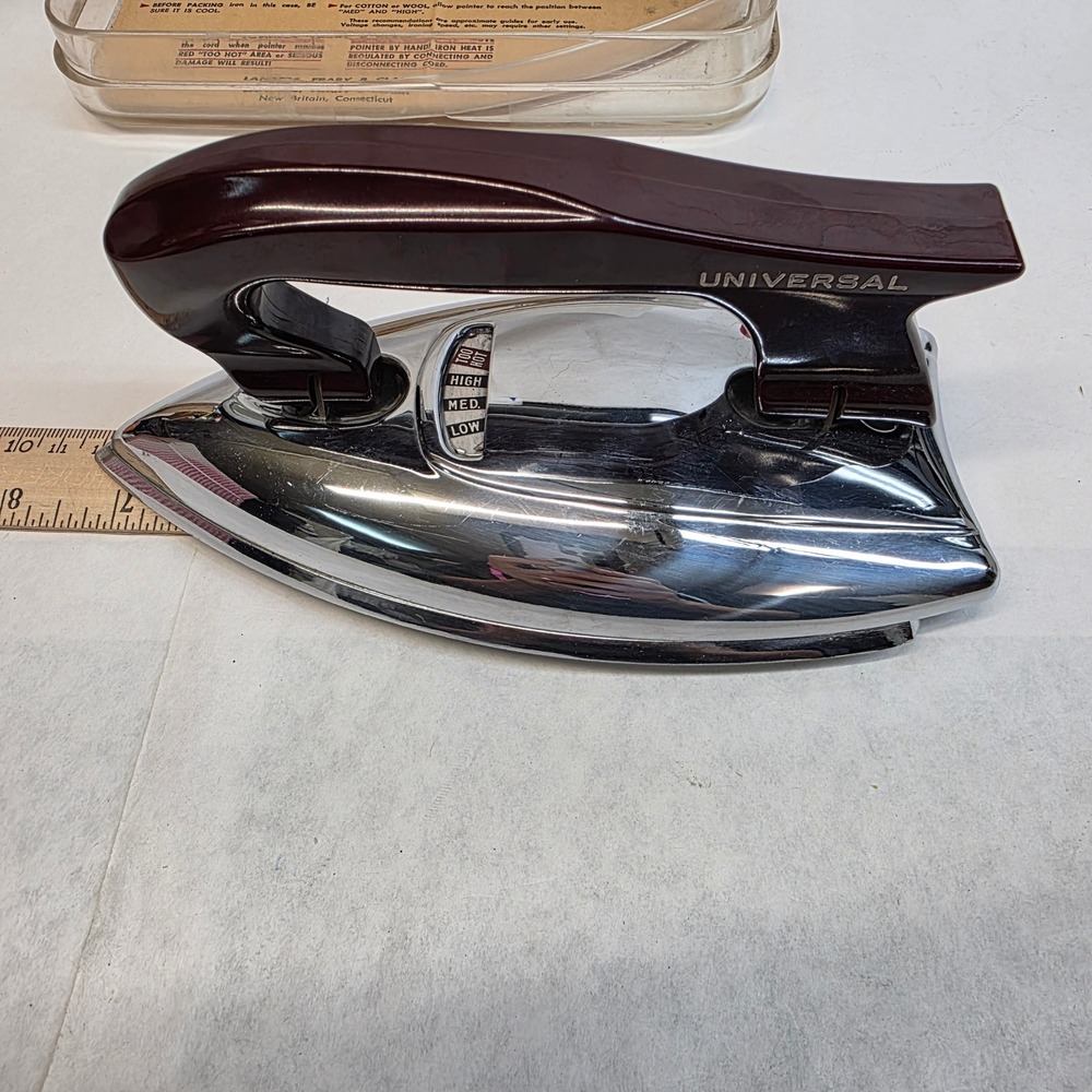 Universal Landers Travel Iron EA1630 Small Chrome Burgundy Bakelite Working Cond